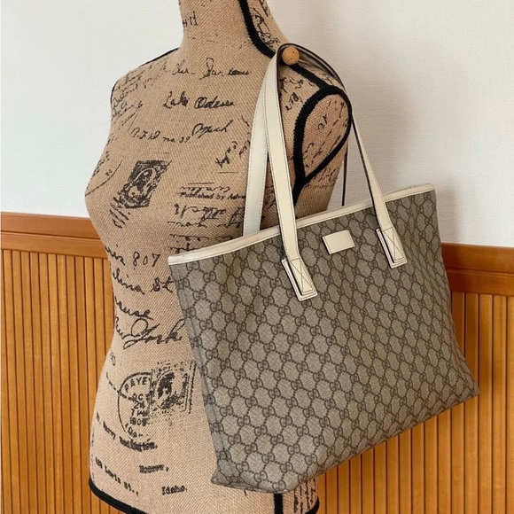 ❌S O L D ❌ Gucci Supreme tote bag - Picture 12 of 12